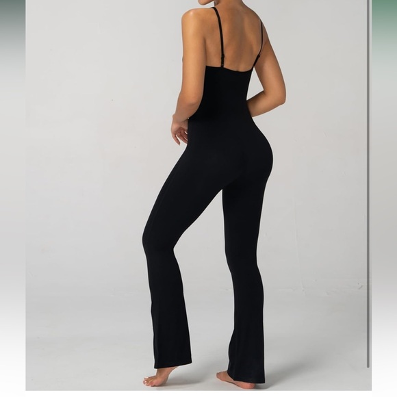 OQQ NWT Black Ribbed High Compression Flair Leg Adjustable Strap Jumpsuit - Picture 4 of 5